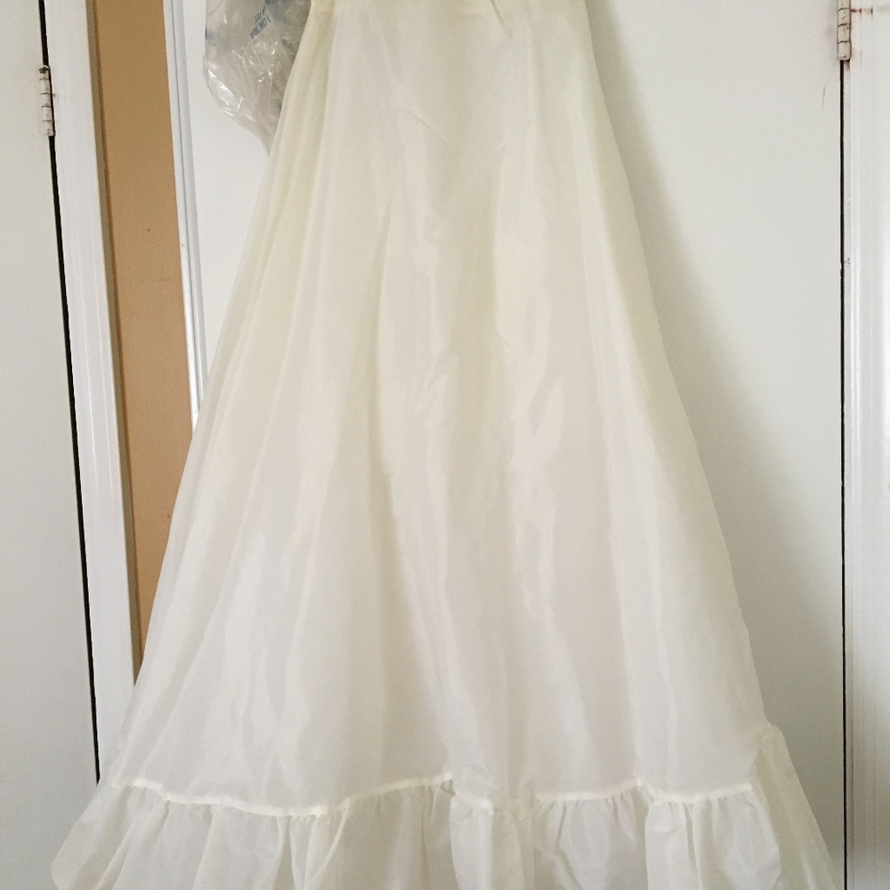 Wedding dress slip